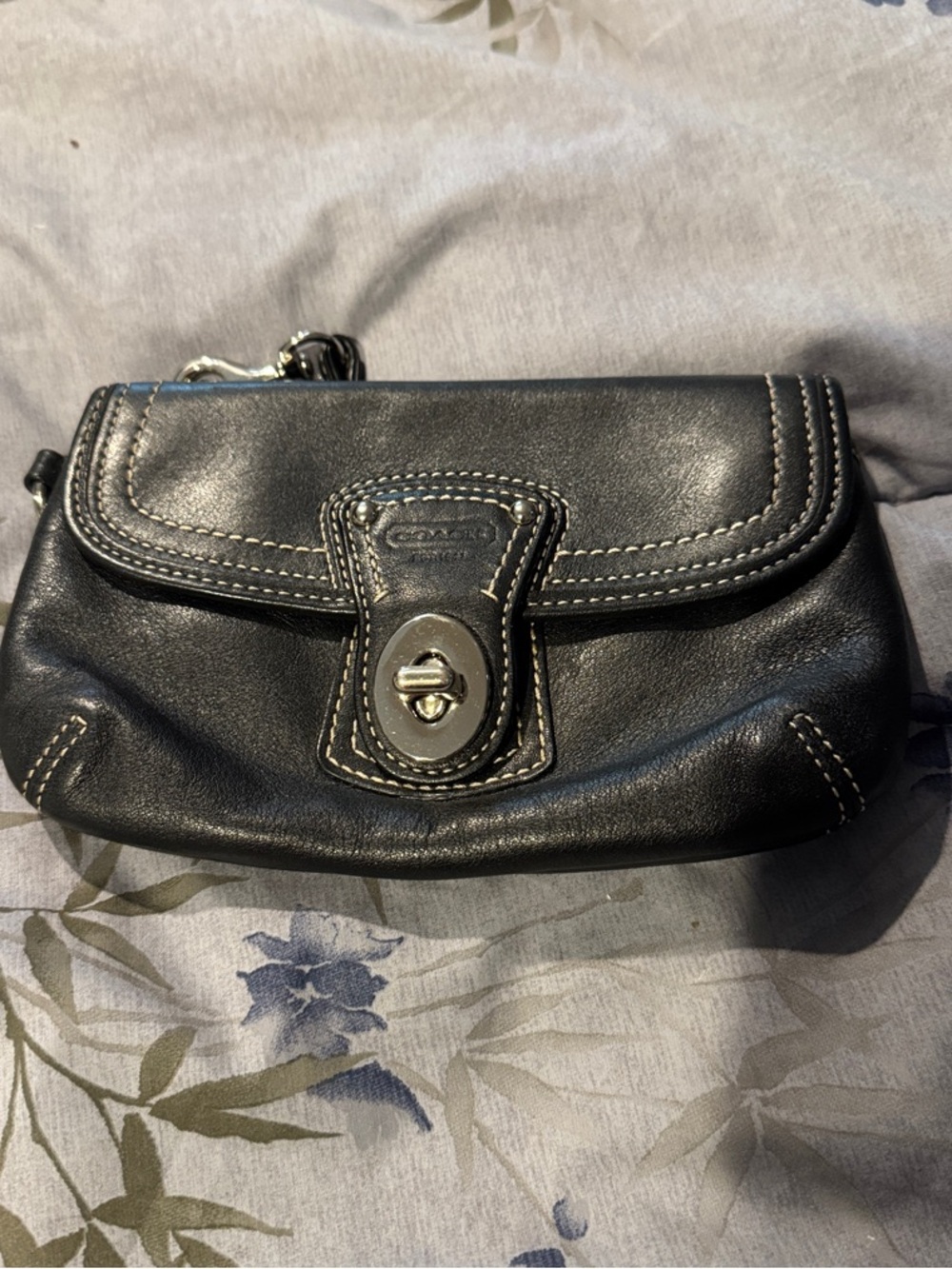 Coach Black Leather Turnlock Clutch Wristlet